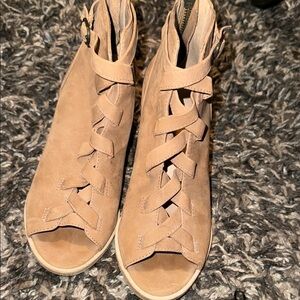 Eileen Fisher Tan Suede Sandals with Peep-Toe Design